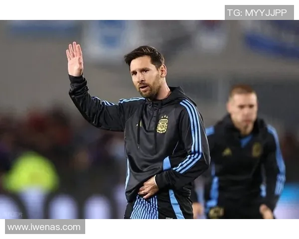 足球巨星告别心爱的球队离开后引发球迷泪目告别赛场时刻回顾